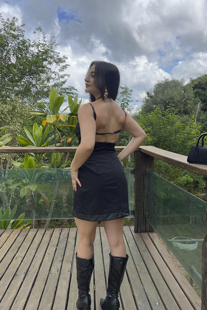 Vestido Com Busto em Detalhes de Couro - Imagem 2